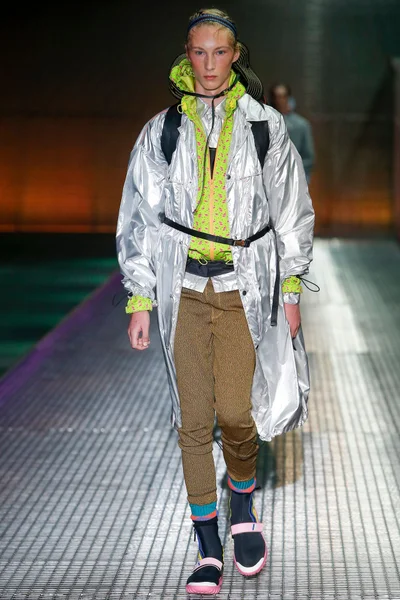 Look 5